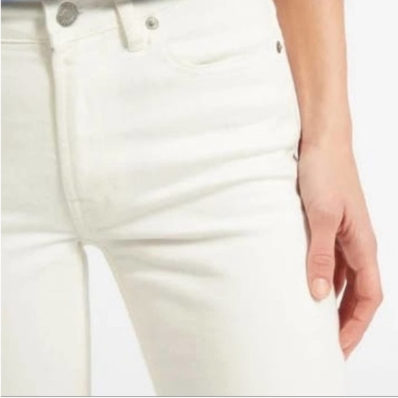 Everlane The Mid-Rise Skinny Jean in Bone - Picture 4 of 5